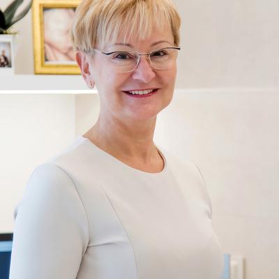 Nobilis 4D Ultrahang rendelő váróterem, Novákné Szerdahelyi Zsuzsanna szonográfus